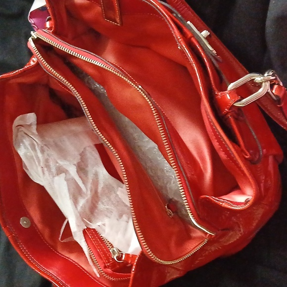 Coach “Chelsea Jayden” 18960 Patent Leather Bag  With Wristlet– Cherry Red 💋✨ - Picture 3 of 8